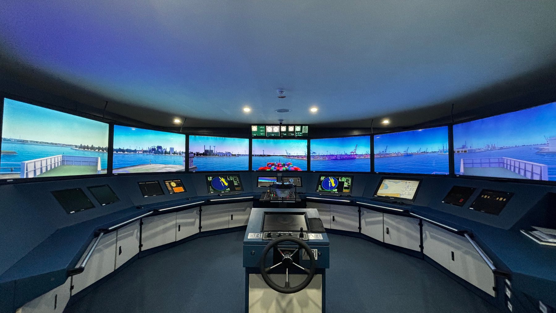 Full Mission Bridge simulator environment